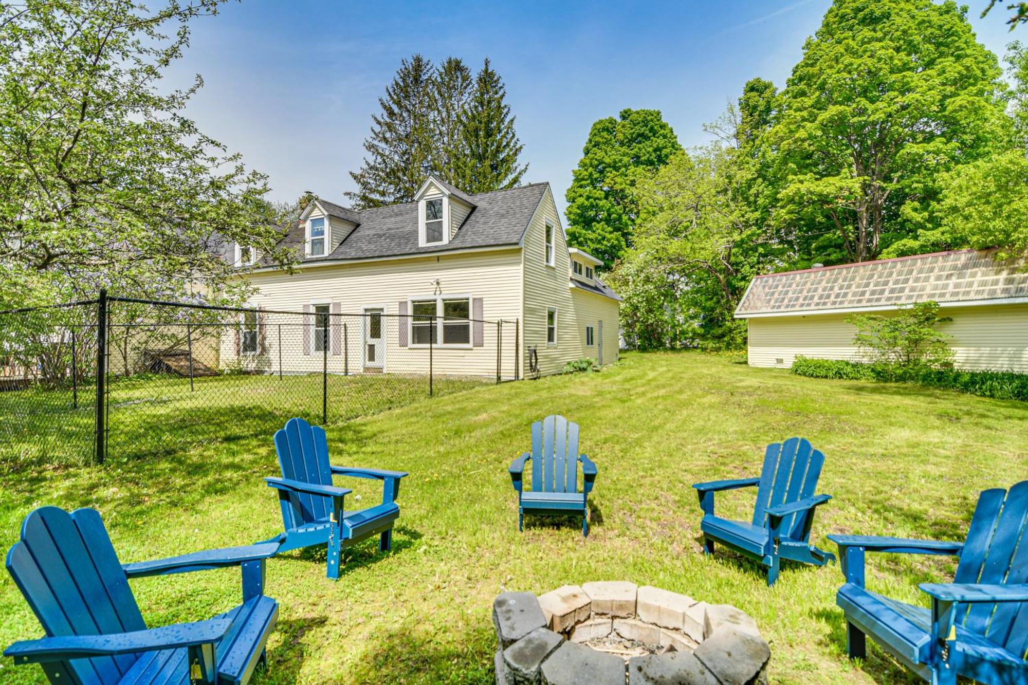 Charming Wilton Vacation Rental With Fire Pit Exterior photo